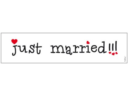 Tablica rejestracyjna z napisem "just married"