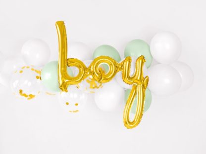 Złoty balon w kształcie napisu "boy" i kolorowe balony foliowe