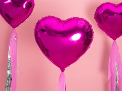 Ciemno różowe balony foliowe w kształcie serc